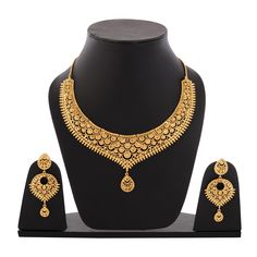 Indian traditional  Choker Rajasthani Necklace Set with Earrings .Elevate your bridal look with this exquisite choker necklace set. Inspired by traditional Indian designs, this set features intricate gold-plating and is adorned with sparkling kundan stones and delicate pearls. The matching jhumka earrings complement the necklace perfectly, creating a stunning ensemble for your special day. This set is perfect for gift, weddings, receptions, and other formal occasions. It can also be styled with Jhumka Necklace Set Gold, Choker With Pearls, Gold Necklace Choker Designs, Latest 20 Grams Gold Necklace Designs, Gold Necklace Set Bridal Indian, 12 Grams Gold Necklace, Necklace Set Gold Wedding Jewelry, Gold Jewellery Design Necklaces Bridal, Choker Necklace Indian