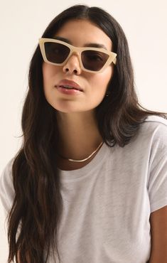 This chic frame features a contemporary medium-sized cat-eye design that fuses traditional details with modern materials and adds instant style to any look. Chic Cat Eye Sunglasses With Mirrored Lenses For Everyday, Chic Everyday Cat Eye Sunglasses With Mirrored Lenses, Chic Cat Eye Sunglasses For Spring, Chic Cat Eye Sunglasses With Gradient Lenses, Trendy Cat Eye Sunglasses With Tinted Glass Lenses, Chic Cat Eye Sunglasses, Chic Everyday Polarized Cat Eye Sunglasses, Sleek Cat Eye Sunglasses For Everyday Summer Use, Sleek Cat Eye Sunglasses For Everyday Summer