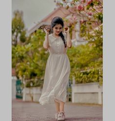 Arathi Podi, Arati Podi, Girls Boutique Dresses, Casual Gowns, Western Dresses For Women, Fashion Show Dresses, Gown Party Wear