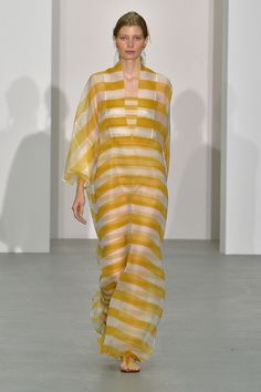 Jasper Conran SS17 Womenswear Collection London Fashion Weeks, Mellow Yellow, Fashion Week Spring, London Fashion Week, Fashion News, Fashion Show