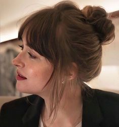 Short Bangs To The Side, Bob Haircut With Bangs Thick Hair, Taylor Swift Updo Hairstyles, Dakota Johnson Updo Hair, Long Face Curtain Bangs, Long Hair With Bangs Wavy, Dakota Johnson Long Hair, Dakota Johnson Ponytail, Head Band With Bangs