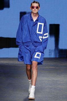 Christopher Shannon SS2015 #LFW Rugged Men, Mens Fashion Rugged, Mens Formal Wear, Trench Coat Men, Summer Suits, Mens Leather Bag, Menswear Collection, Mens Fashion Summer, Spring Summer 2015