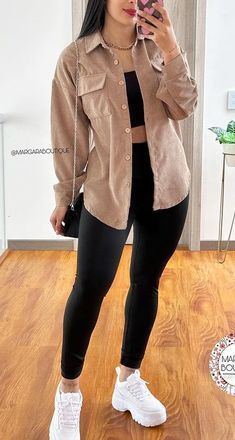 Jeans Airport Outfit, Simple Comfy Outfits For School, Date Night Outfit 2024, Curvy Aesthetic Outfits, Gender Reveal Outfit For Guest, Modern Mom Outfits, Cute Outfits Women, Cute And Casual Outfits, Fit Checks