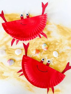 Looking for crab crafts for kids? I have 10+ CUTE and easy crab crafts for kids to do at home or in the classroom! Crab Crafts For Kids, Under The Sea Crafts, Paper Plate Crafts For Kids, Sea Crafts, Fish Crafts