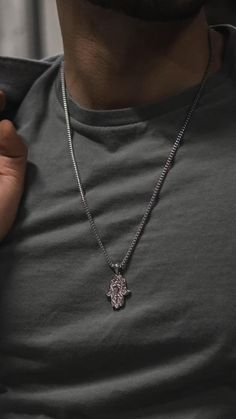 Gold Jewelry For Men, Silver Bracelet Designs, Men Necklaces, Online Gold Jewellery, Hamsa Necklace, Gifts For Uncle, Mens Gold Jewelry, Jewelry Fashion Trends, Black Men Fashion