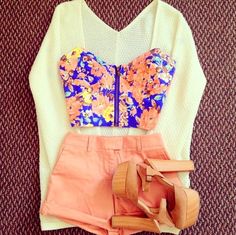 Colorful Shorts, Shorts And Top, Shoes Orange, Heels Summer, Orange Heels, Shorts Skirt, Shorts Fashion, Shorts Outfit, Crop Top Outfits