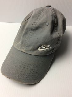 Nike Heritage 86 Gray Hat Adjustable Baseball Cap. Condition is Pre-owned. Shipped with USPS First Class Package. Nike Dad Hat With Curved Brim, Nike Casual Visor Hat, Casual Nike Visor Hat, Nike Cap For Streetwear, Vintage Adjustable Dad Hat For Sports, Adjustable Vintage Dad Hat For Sports, Vintage Dad Hat For Sports With Curved Brim, Vintage Short Brim Hat For Streetwear, Nike Casual Baseball Cap