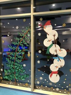 Jul Diy, Classroom Christmas Decorations, Christmas Window Painting, Door Decorating Contest, Christmas School, Office Christmas Decorations, Preschool Christmas, Christmas Classroom, Office Christmas