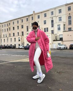 Alicia Roddy, Pink Jacket Outfit, Quilted Jacket Outfit, Best Puffer Jacket, Pink Puffer Jacket, Puffer Jacket Outfit, Gymwear Outfits