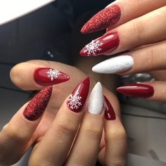 Red Christmas Nails, Stiletto Nails Designs, Christmas Nail Art Designs, Holiday Nail Art, Christmas Nails Acrylic, Sparkle Nails