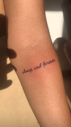 always and forever
 TVD
 THE ORIGINALS
THE VAMPIRE DIARIES
tatuagem
tatto
ideias de tatuagem
tatuagens Always Tattoo, Forever Tattoo, Cute Simple Tattoos, Basic Tattoos, Small Girly Tattoos, Writing Tattoos, Small Hand Tattoos, Cute Tattoos For Women, Women's Tattoo