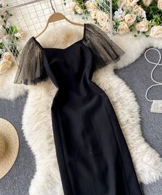 Simple black short dress fashion dress Fabric: blended Color: black Size(cm): S, M, L, XL S length 101 bust 84 waist 70 sleeve length 36 M length 102 bust 88 waist 74 sleeve length 37 L length 103 bust 92 waist 78 sleeve length 38 XL length 104 bust 96 waist 82 sleeve length 39 Trendy Black Bodycon Party Dress, Trendy Square Neck Midi Dress For Party, Trendy Black Evening Bodycon Dress, Trendy Square Neck Party Dresses, Black Square Neck Summer Dress, Chic Black Mini Bodycon Dress, Elegant Black Mini Length Bodycon Dress, Elegant Black Mini Bodycon Dress, Black Mini Length Cocktail Dress