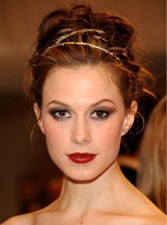 8 Head-Turning Wedding Hairstyle (And Accessory) Ideas From This Week's Met Ball: Save the Date Elettra Wiedemann, Autumn Celebrities, Gala Makeup, Greek Goddess Hairstyles, Hello Hair, Summer Hair Accessories, Flamboyant Natural, Gala Dress, Met Ball