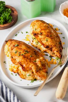 Juicy chicken breasts are stuffed with a broccoli and cheese mixture and air fried until perfection! These Air Fryer stuffed chicken breasts are so flavorful, easy, and done in 15 minutes. Keto Stuffed Chicken Breast, Chicken Breast Recipes Air Fryer, Keto Stuffed Chicken, Chicken Breast In Air Fryer, Stuffed Chicken Breast Recipes, Healthy Stuffed Chicken, Braised Chicken Breast, Recipes Air Fryer