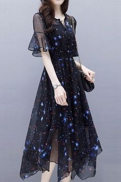 Star Witch, Witch Design, Dress Silhouette, Fancy Dresses, Printed Maxi Dress, Stylish Dresses, Chiffon Dress