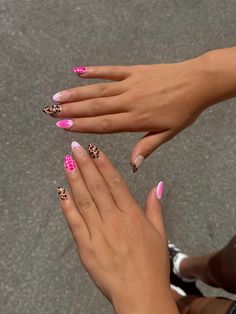 🎀✨🐆 Different Nail Art On Each Finger, Pink Nails With Cheetah Print, Fun Nails 2024, Pink And Cheetah Nails, Pink And Leopard Nails, Red And Cheetah Nails, Acyrilics Nails Ideas, Pink Almond Nail Ideas, 2024 Nail Designs