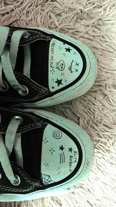 Converse Doodle Ideas, Things To Draw On Your Converse, Drawing On Converse Ideas, Vinny Core, Converse Sketch, Drawing On Converse, Converse Drawing, Converse Ideas, Converse Design