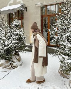 Europe Winter Outfits, Winter Outfits Snow, Cozy Winter Fashion, Chic Winter Outfits, Winter Outfit Ideas, Winter Outfits Cold, Cozy Winter Outfits, Snow Outfit, Europe Winter