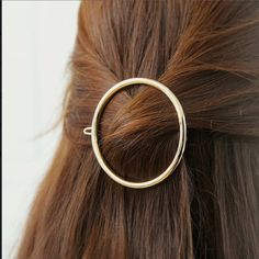 Round Fashion Hair Pin In Gold. Bundle For Additional Savings. Minimalist Hair Accessories, Triangle Hair, Geometric Hair Clip, Hair Charms, Silver Hair Clip, Gold Hair Clips, Girl Trends, Heart Hair, Star Hair