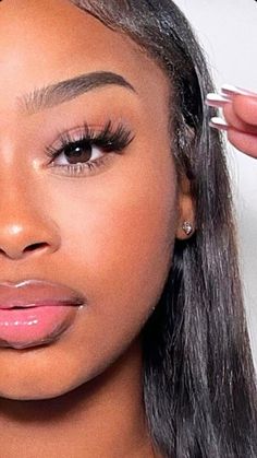 Soft Natural Makeup Black Women, Soft Look Makeup Black Women, Simple Prom Makeup Black Women, First Day Makeup, Makeup Ideas Black Women Natural, 90s Makeup Looks Natural, Makeup Black Women Prom, Simple Makeup For Black Women, Simple Make Up Looks Natural Black Woman