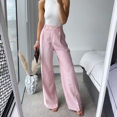 Masculine Trousers With Crossover Front Pink Trousers Outfit, Outfit Formal Mujer, Pink Wide Leg Trousers, Slim Blouse, Pink Trousers, Look Formal, Trousers For Women, Work Fits, Elegante Casual