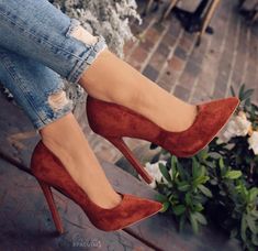 Heels Classy Elegant, Hak Tinggi, High Heels Classy, Office Shoes Women, Heels Classy, Cute Heels, Combat Boot, Pinterest Fashion, Fashion Heels