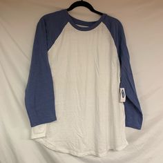 Nwt Old Navy Baseball Tee. White With Blue Sleeves. Size Xxl. Smoke Free And Pet Free Home. Baseball Tee Outfit, Outsiders Outfits, Baseball Tee Outfits, Old Navy Outfits, Baseball Tees For Women, Baseball Tee Shirts, Camp Rock, Rock Outfit, Baseball Tees