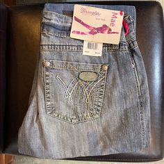 Brand New With Tags! Flatters Curves And Low Rise. Casual Jeans For Rodeo, Spring Casual Rodeo Jeans, Casual Jeans For Rodeo And Spring, Wrangler Jeans Women's, Country Jeans, Visual Archive, Wrangler Cowboy Cut, Riding Jeans, 70s Women