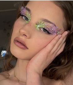 Flower Make Up Looks, Fairy Costume Makeup Glitter, Earth Fairy Makeup, Hada Makeup, Fairy Wedding Makeup, Pink Fairy Makeup, Dragonfly Makeup, Fairy Halloween Makeup, Ball Makeup