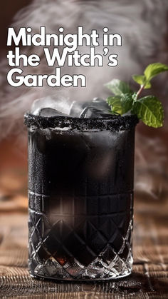 Black cocktails are a mysterious and alluring category of drinks that are as dark as the night sky. These cocktails get their unique color from ingredients like activated charcoal, blackberries, or dark spirits like rum or whiskey. #blackcocktails #cocktails Healthy Halloween Cocktails, Dark Alcoholic Drinks, Dark Drinks Alcohol, Smokey Drinks For Halloween, Witches Cocktails, Black Cocktail Recipes, Rainy Day Drinks, Toxic Themed Cocktails, Whiskey Mocktail