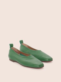 Velada Green Ballerina Non-slip Ballet Flats, Chic Green Round Toe Flats, Emerald Green Ballet Flats, Green Round Toe Ballet Flats, Green Ballerina, Green Slip-on Flats With Leather Sole, Montecatini Terme, High Arches, Trending Winter Boots