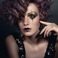 20's re-invented Harlequin Makeup, Circus Makeup, 1920s Makeup, Smink Inspiration, Crazy Eyes, Lots Of Makeup, Glamorous Makeup, Goth Makeup, Clown Makeup