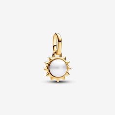 Pandora ME Treated Freshwater Cultured Pearl Sun Mini Dangle Charm Pandora Wishlist, Pandora Pearl, Charms Disney, Pandora Me, Pandora Essence, Pandora Gold, Sun Charm, Bracelet Tennis, Luxe Jewelry