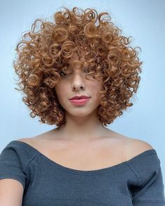 Short Blonde Curly Hair, Kim Hair, Short Natural Curly Hair, Blonde Curly Hair, Caramel Hair, Short Curls, Dope Hairstyles