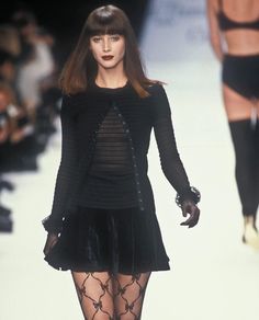 Black Clothing, Look Cool, 90s Fashion, Passion For Fashion, Runway Fashion, Pretty Outfits