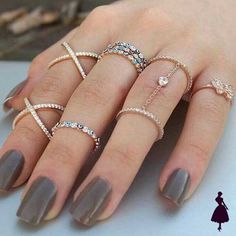 Different Rings, Pinterest Jewelry, Coin Pendant Necklace, Midi Ring, Gold Crystal, Hand Jewelry, Delicate Necklace, Ring Silver, Cute Jewelry