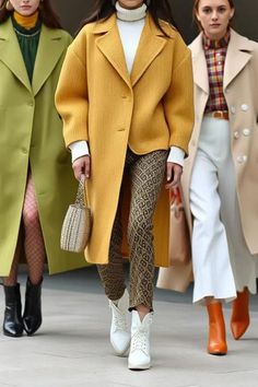 New York Fashion Week 2024 Street Style, 2024 Street Style, Fashion Tricks, Fashion Week 2024, Fall 2024 Fashion, 2024 Fashion Trends, Professional Outfits Women, Dad Sneakers, Fashion Collage