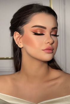 Makeup For A Party, Face Makeup Art, Birthday Makeup Ideas, 2024 Makeup, Makeup Birthday, Shiny Makeup, Maquillage Yeux Cut Crease, Birthday Makeup Looks, Mekap Mata