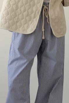 Angeles, Cinnamon Rolls, Round Closet, Warm Fits, Spring Stripes, Mode Ootd, Closet Staples, Navy Stripes, Cotton Poplin