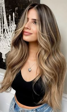 Inspired by the beautiful caramel highlights done by celebrity hairstylists. We created 4/27 to create the most beautiful rich multi-tonal brunette shade.   Ouielle Hair is European cuticle hair. This means the hair cuticle is intact and laying in its natural direction (aka zero tangling). Our goal is to provide the best quality hair to ensure longevity and the best possible experience in mimicking natural long hair. Each package contains 50 x 1 gram strands for a total of 50 grams. The extensions will last 8-24 months with proper care.  @Ouielle_Hair Balyage Long Hair, Beige Blonde Balayage, Blonde Balayage Highlights, Brunette Balayage Hair, Beige Blonde, Brown Hair Balayage, Summer Hair Color For Brunettes, Balayage Brunette