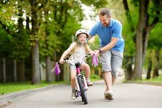 Teaching Your Child How to Ride a Bike Ride A Bike, Building For Kids, Helping Children, Gross Motor Skills, Kids Ride On, How To Gain Confidence, Kids Health, Outdoor Kids, Kids Education