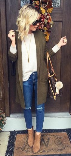 #pretty #winter #outfits / Green Cardigan // Cream Sweater // Ripped Skinny Jeans // Camel Booties Pretty Winter Outfits, Outfits 2017, Cozy Outfit