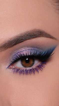 Smokey Winged Eyeliner, Eye Makeup Smokey, Stunning Eye Makeup, Winged Eyeliner Makeup, Makeup Smokey, Makeup Tutorial Eyeliner, Makeup Artist Tips