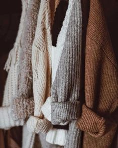 It's Sweater Weather - Alina Ceusan Autumn Flatlay, Dress Sweater, Moda Plus, Autumn Cozy, Autumn Aesthetic, 로고 디자인, Mode Inspiration, Cozy Fall, Autumn Inspiration