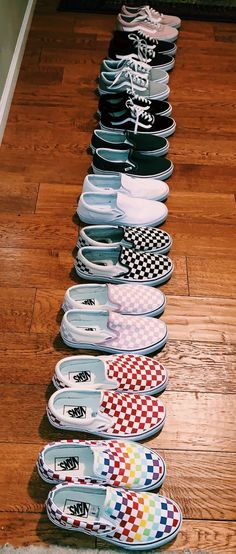 Custom Vans Shoes, Cute Vans, Skater Outfits, Mode Tips, Fresh Shoes, Shoe Inspo, Custom Vans