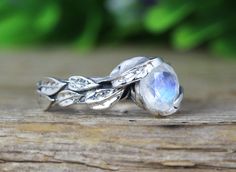 Rainbow Moonstone Leaf Ring, Moon Stone Gemstone Silver Leaves Ring Leaf Wedding Band, Leaves Ring, Silver Leaf Ring, Ring Moon, Ring Moonstone, Silver Leaves, Nature Ring, Big Diamond, Special Ring