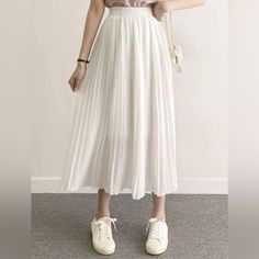 Solid White Elastic Waist Pleated Skirt Size S/M High Waist Perfect Condition, Never Worn. Nwot Shein Skirts, Skirts Pleated, White Pleated Skirt, High Waisted Maxi Skirt, Pleated Maxi Skirt, White Midi, Pleated Maxi, Pleated Midi Skirt, White Skirts