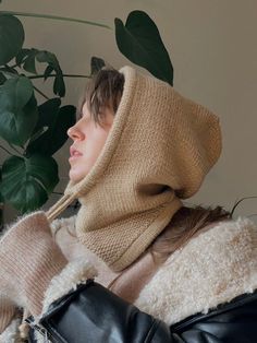 Our 100% natural merino wool and baby alpaca hood. The hood is very warm and knitted by hand. This model is very comfortable, it can be worn in three ways - like a scarf, like a hood lowered over the forehead and only over the ears. Very delicate, warm, non-biting yarn of high quality due to its composition.  Perfect for people who are sensitive or with allergies and for children.  Mainly recommended for the autumn and winter season for making hats, scarves and sweaters.  Thanks to the admixture of merino wool, it is ideal for products that are often worn and washed.  It comes in natural subdued colors.  45% superwash wool, 55% baby alpaca Making Hats, Alpaca Gifts, Baby Alpaca, Personal Cards, Winter Season, Allergies, Alpaca, Merino Wool, Caps Hats