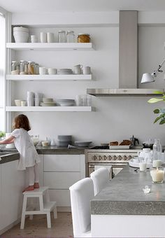 kitchen Dapur Ikea, Kitchen Open Shelf, Ikea 2015, Kitchen Open Shelves, Decor Ikea, Concrete Kitchen, Ikea Kitchen, White Kitchen Cabinets, Ikea Hacks