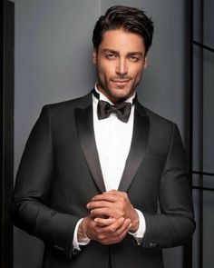 Guy In Tuxedo, Arash Ghoseiri, Anthony Carrigan, Handsome Male Models, Black And White Tuxedo, Hunks Men, Mens Life, Wedding Suits Groom, Neil Armstrong